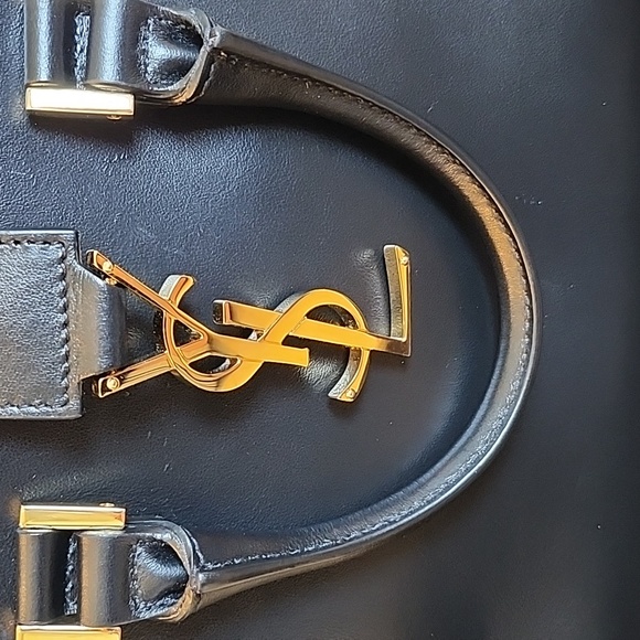 ❤️‼️SALE‼️❤️Gorgeous Authentic Saint Laurent YSL Baby Cabas Black Leather Bag - Picture 8 of 16